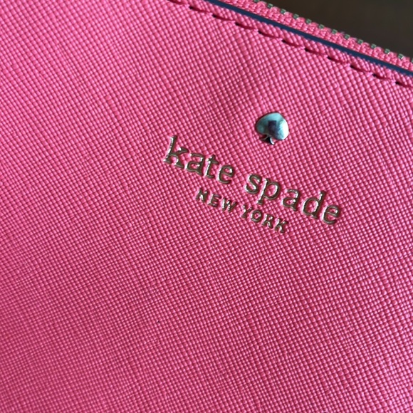 Kate spade ♠️ wristle pink color good condition - Picture 2 of 7